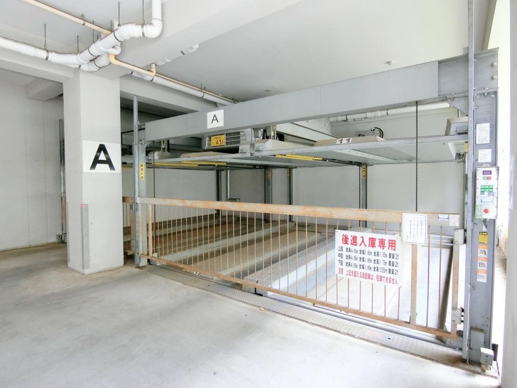 駐車場　駐車場