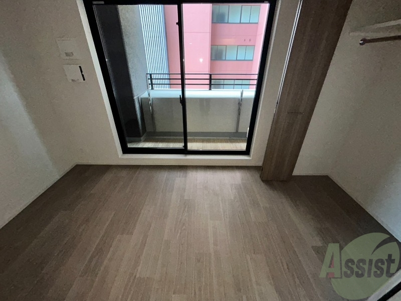 その他部屋・スペース　リビングの隣に４．５帖のベッドルームがあります。