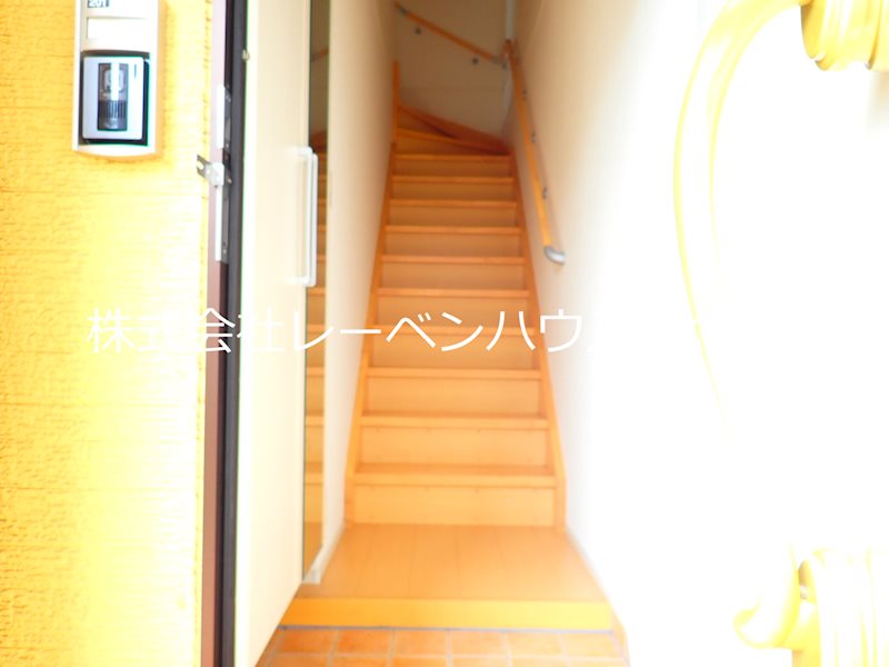 玄関　同物件角部屋参考写真