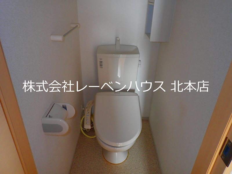 トイレ　同物件角部屋参考写真