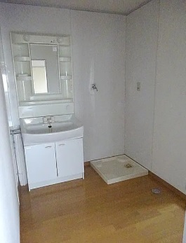 洗面設備　別のお部屋の室内写真になります。