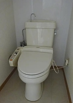 トイレ　別のお部屋の室内写真になります。