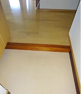 玄関　別のお部屋の室内写真になります。