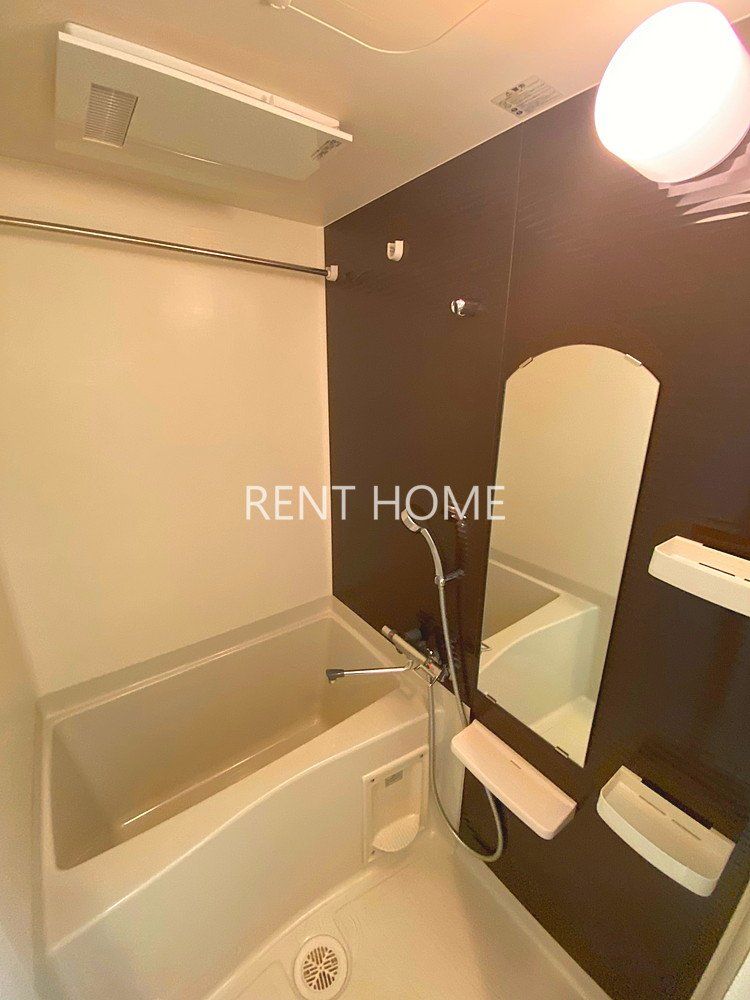 バス・シャワールーム　浴室乾燥機付きです