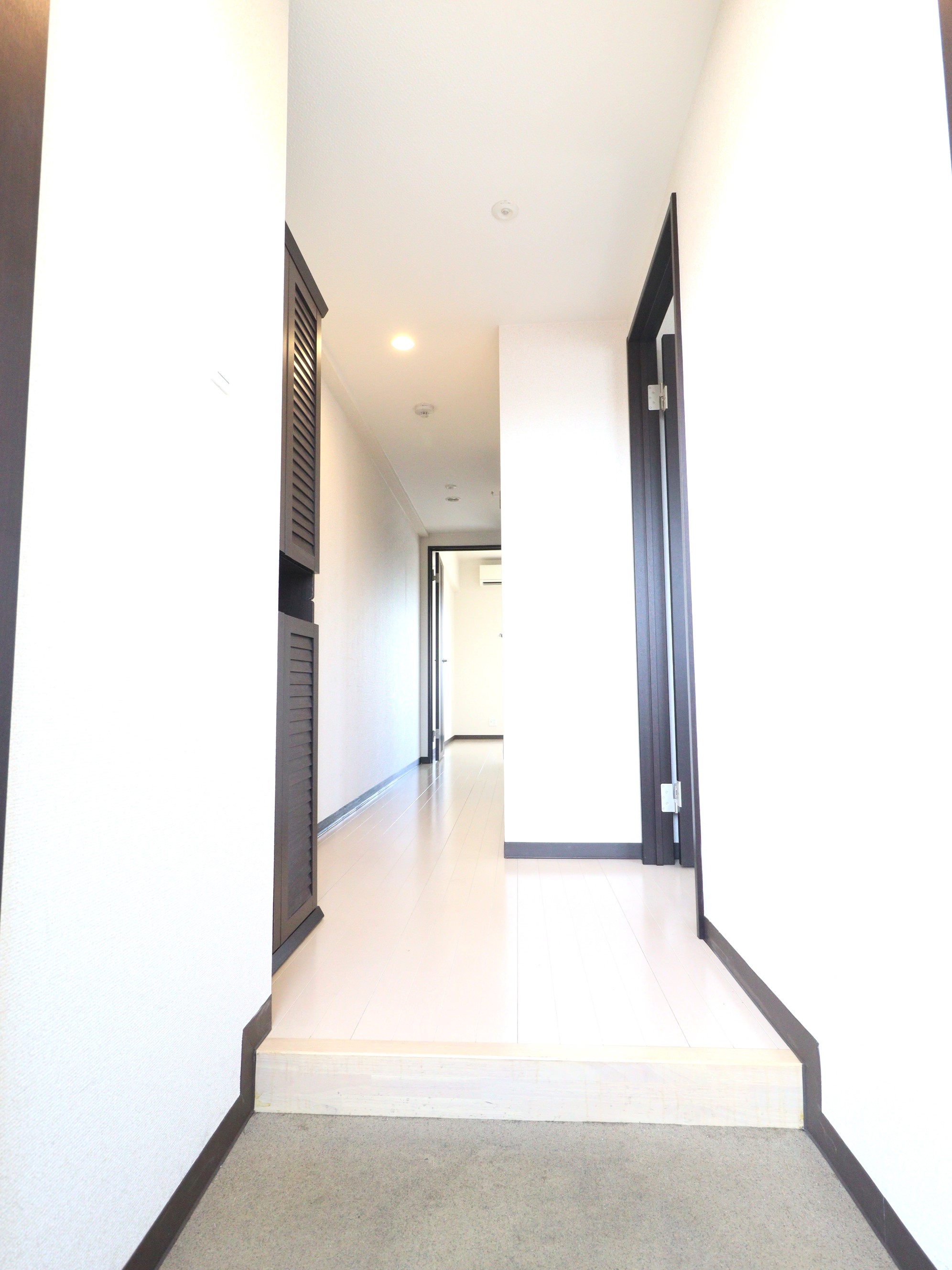 玄関　落ち着いた玄関