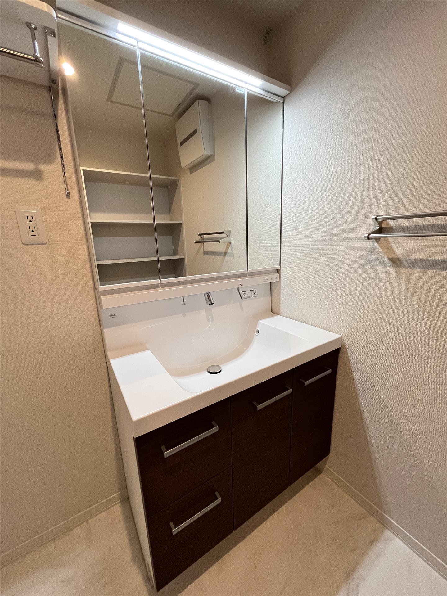 洗面設備　洗髪洗面化粧台