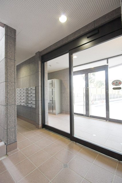 エントランス　オートロック付き