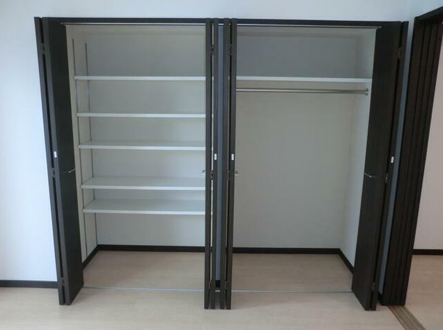 収納　グランデュールII関内