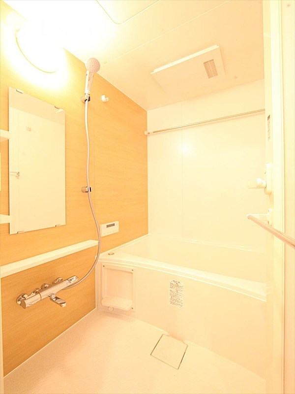 バス・シャワールーム　バスルーム