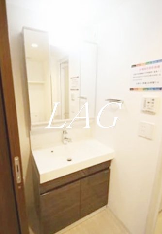 洗面設備　独立洗面台です。