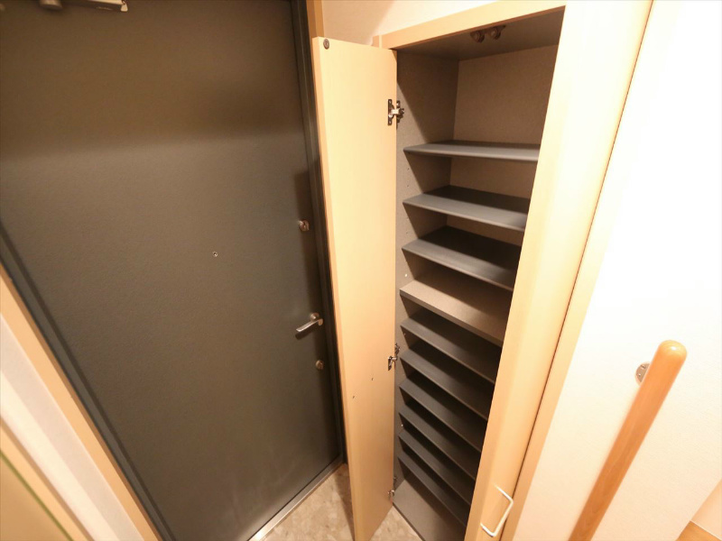 玄関　玄関　シューズボックス付　玄関収納有り