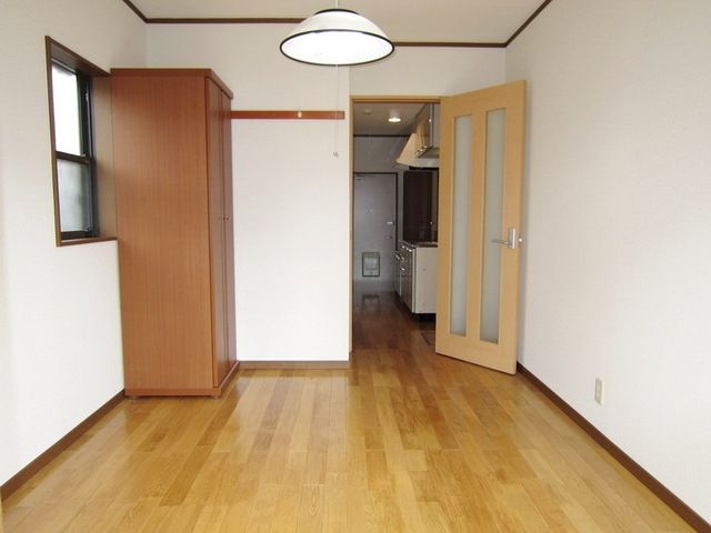 居室・リビング　タウンハウジング府中店まで