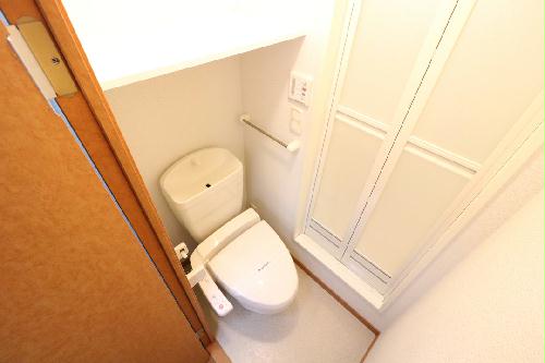 トイレ　温水洗浄便座を完備しており快適な毎日を！