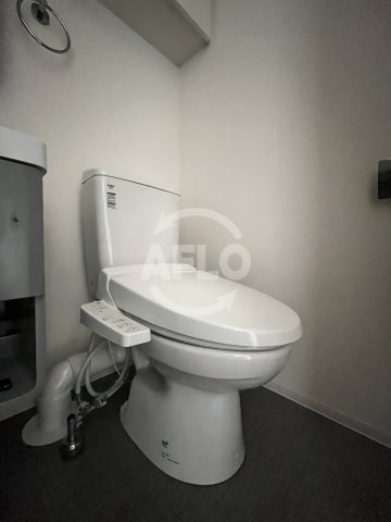 トイレ　アドバンス江坂ラシュレ　トイレ