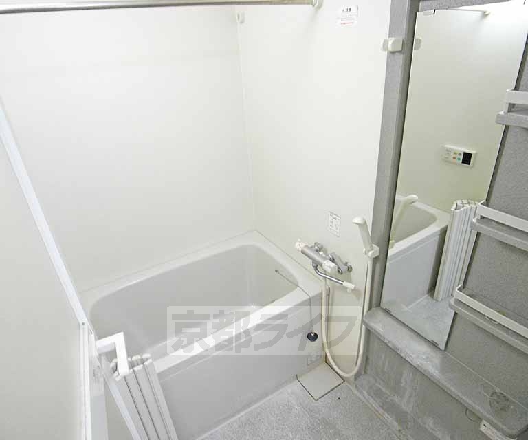 バス・シャワールーム　バスです