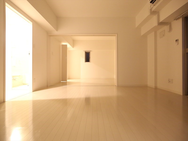 居室・リビング　ＬＤＫ11.7帖　洋室7.5帖　つなげても仕切っても使えます