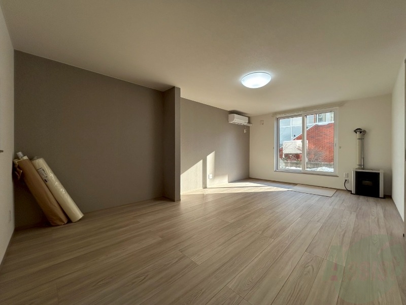 居室・リビング　広くてキレイなお部屋が広がっていて、充実した生活が送れそう。