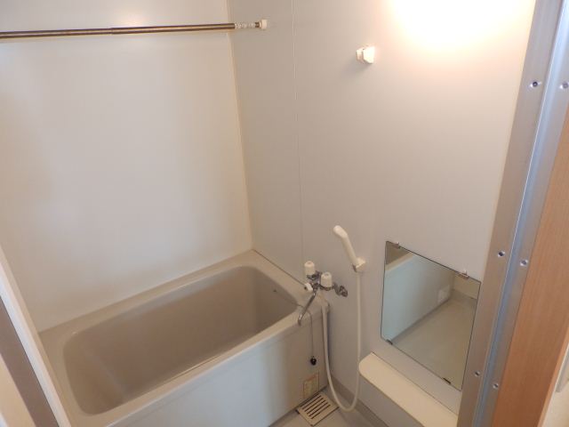 バス・シャワールーム　ゆっくり浸かってください……