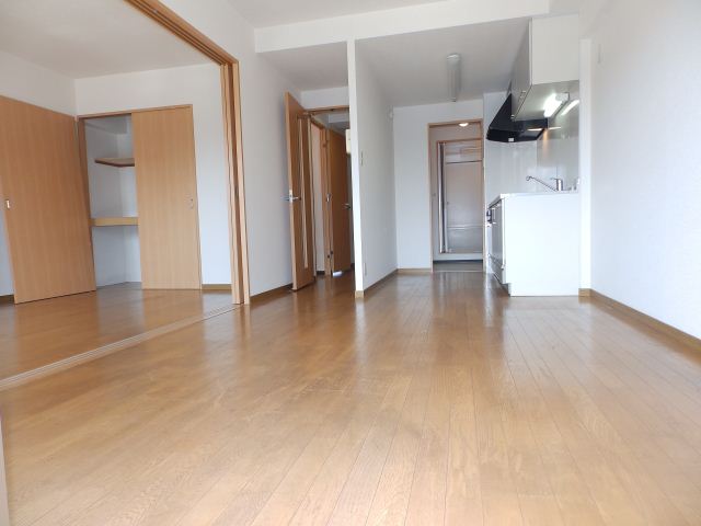 居室・リビング　広々としたお部屋です