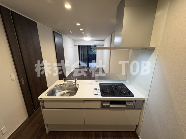 キッチン　ガス3口グリル付き