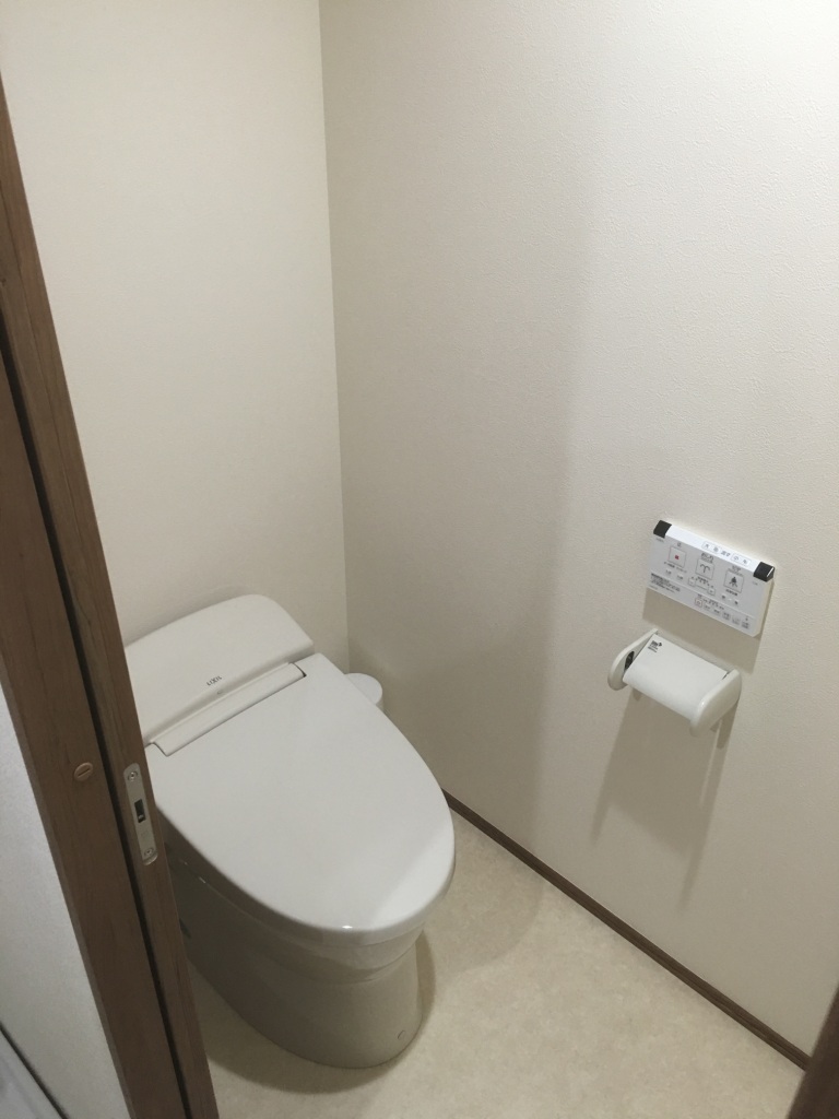トイレ　※別部屋参考写真☆温水洗浄便座付きトイレ☆
