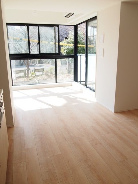 居室・リビング　日当たりの良いリビング