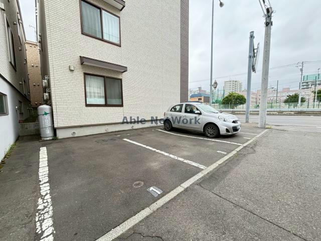 駐車場　駐車場