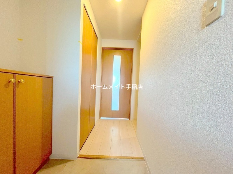 玄関　玄関スペース、シューズボックス付きです♪