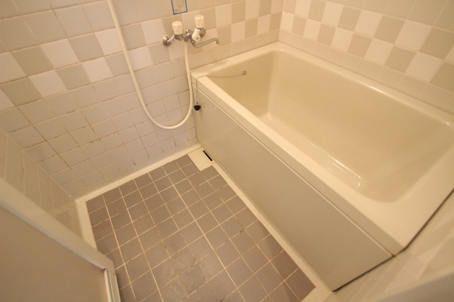 バス・シャワールーム　同物件別号室のものです。