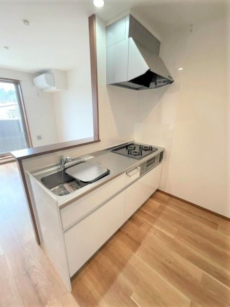 洗面設備　明るい洗面所です