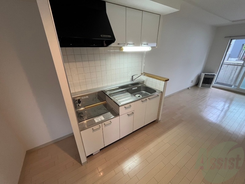 キッチン　キッチンです。ご自身でコンロを設置していただけます。