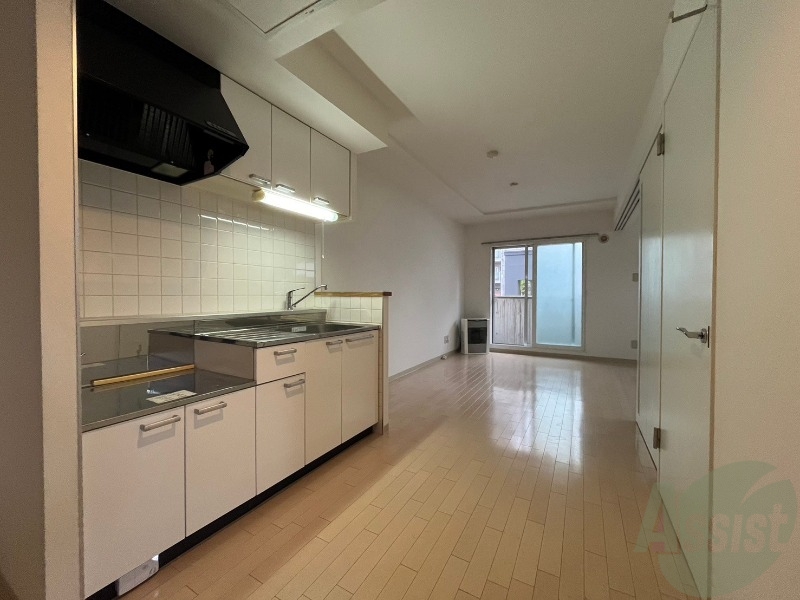 居室・リビング　リビングです。白を基調としていてお部屋全体が明るいですね！