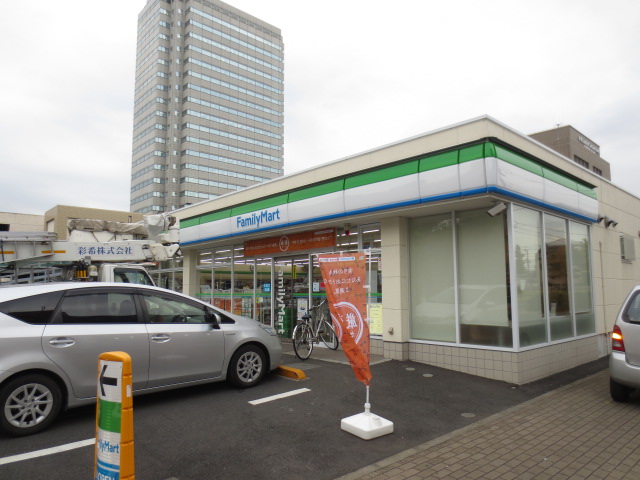 コンビニ　ファミリーマート（コンビニ）まで1260m