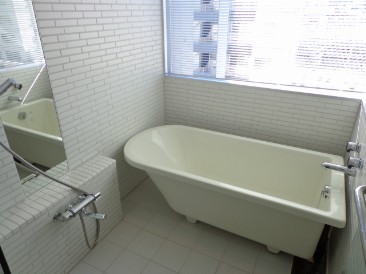 バス・シャワールーム　※別部屋の参考写真です。