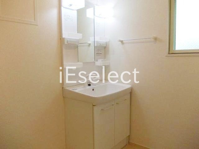 洗面設備　忙しい朝に便利な洗髪洗面化粧台