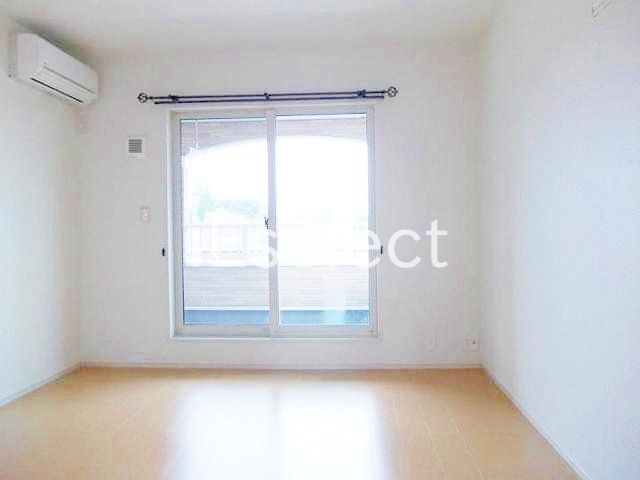 居室・リビング　南向きで明るいリビングです