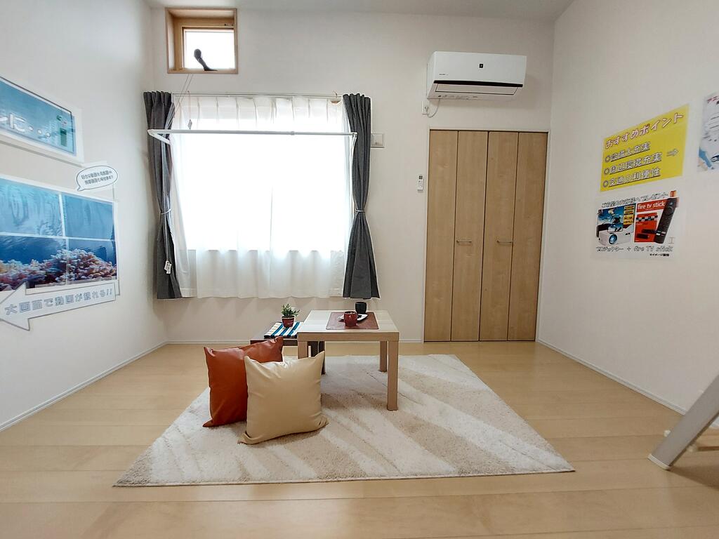 居室・リビング　東向きのお部屋で明るい室内