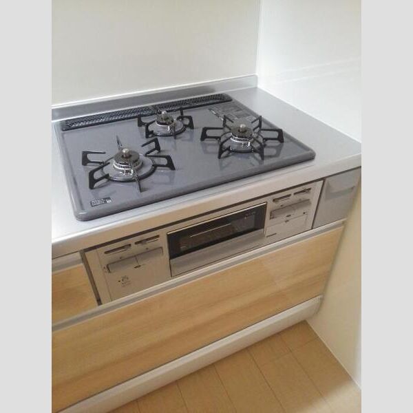 キッチン　3口ガスコンロ&グリル付き