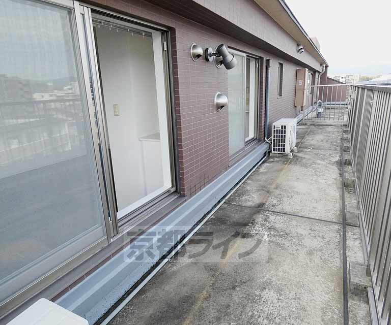 バルコニー　広い日当たりの良いお部屋です。