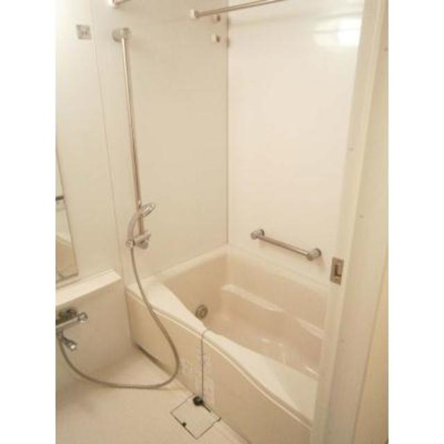 バス・シャワールーム　※写真は同タイプ住戸です。