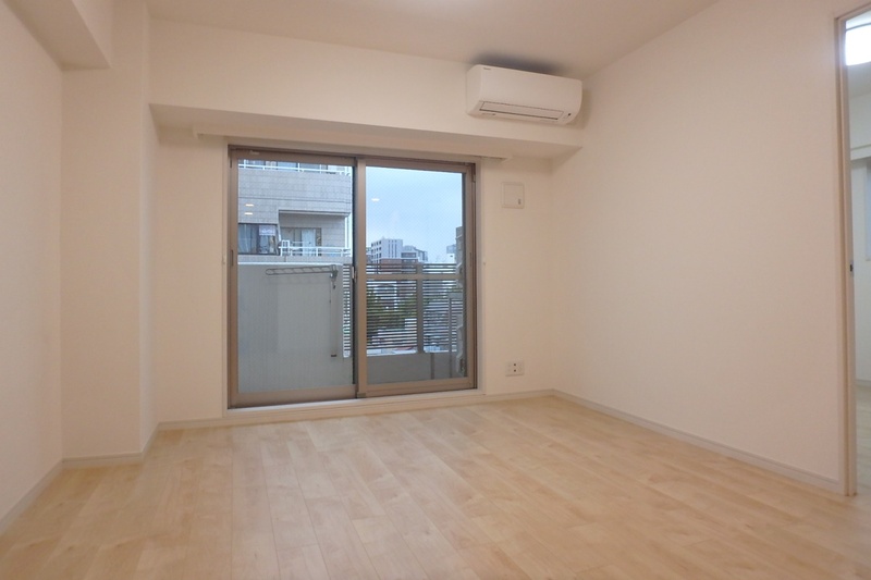 居室・リビング　※別部屋の参考写真です。