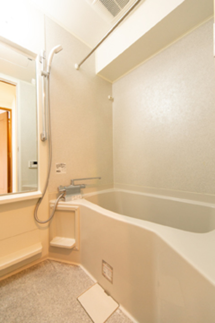 バス・シャワールーム　※写真は同タイプ住戸です。