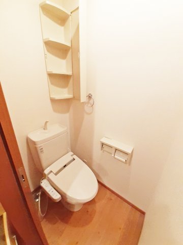 トイレ　落ち着いたトイレです