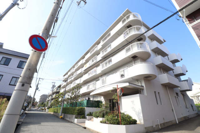 建物外観　東灘区西岡本「シャムロックコート西岡本」