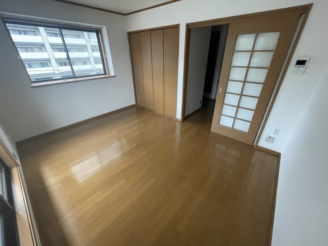 居室・リビング　別号室の写真です