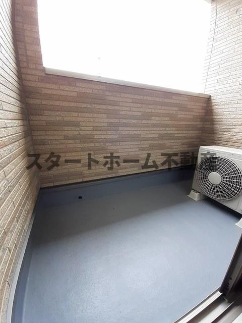 バルコニー　バルコニーからの眺めを楽しみながら食事をしませんか