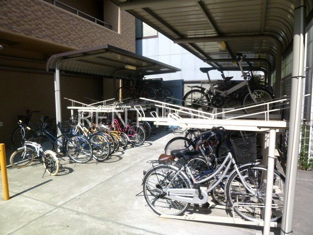 その他共有部分　屋根付の駐輪場です。