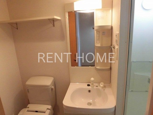 洗面設備　シャンプードレッサーの洗面台です。