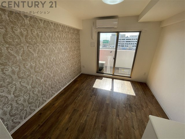 居室・リビング　南向き9帖の広めの洋室です♪