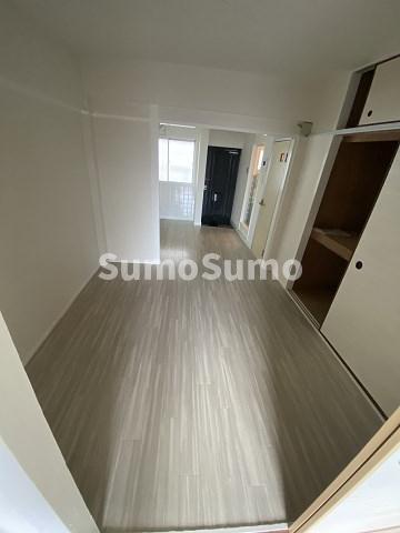 居室・リビング　こちらのリビングで趣味の時間をお楽しみください